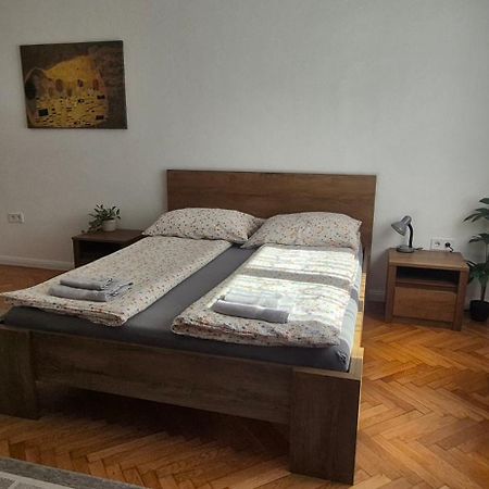 פץ' Downtown Studio Apartman מראה חיצוני תמונה